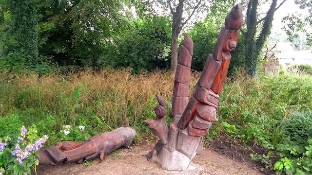 Reading Circle Tree Sculpture